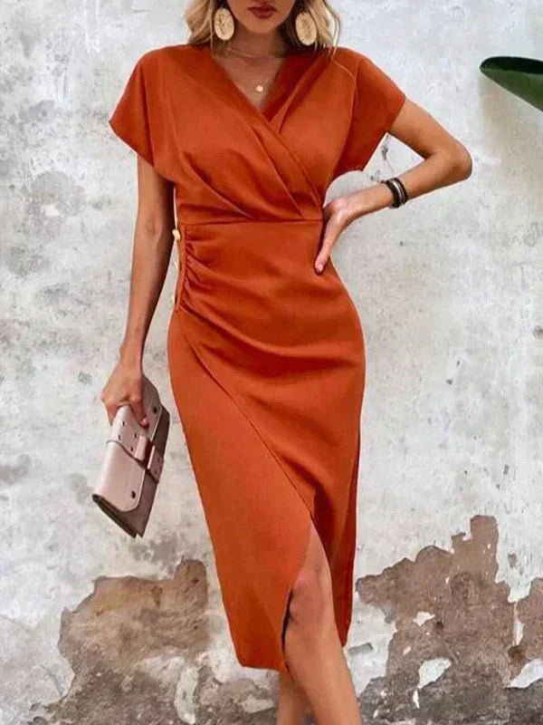 Elegant Women’s Midi Summer Dress – V-Neck Design with Subtle Slit