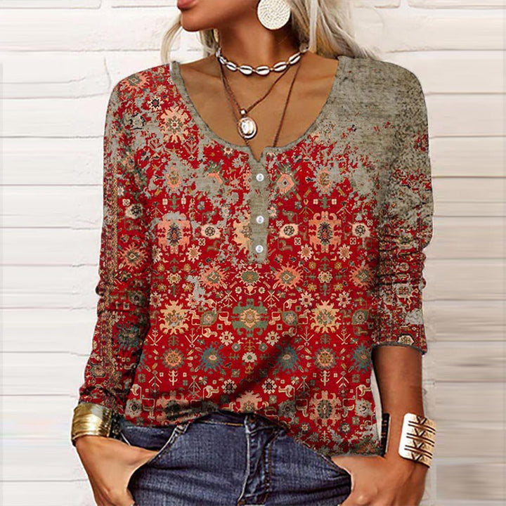 Karlijn Elegant Round-Neck Top