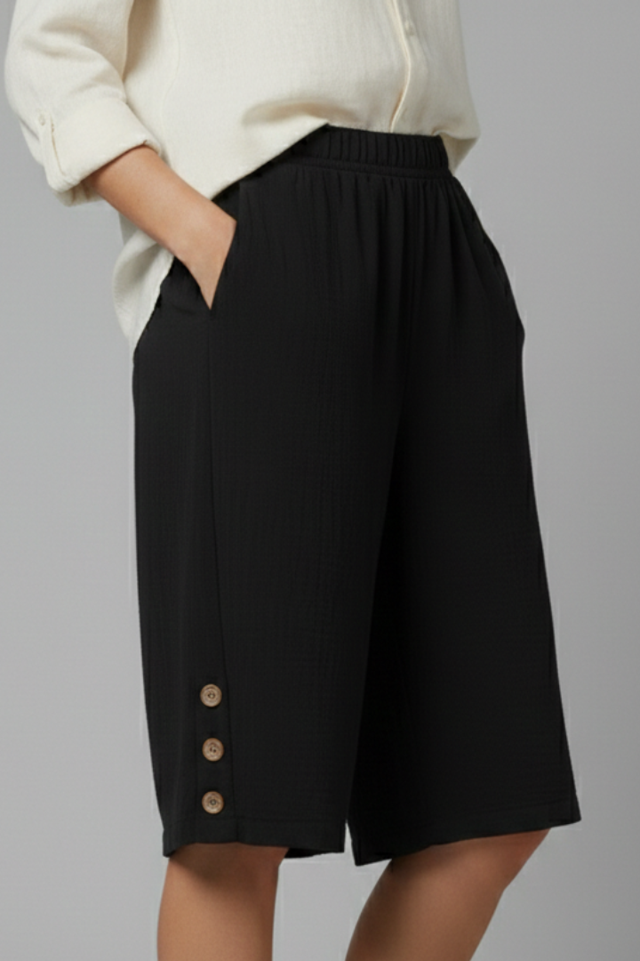 Bente | Relaxed Women’s Shorts with Buttons