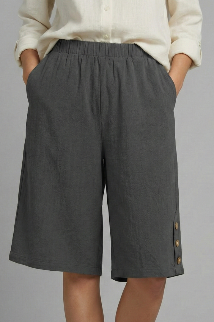 Bente | Relaxed Women’s Shorts with Buttons