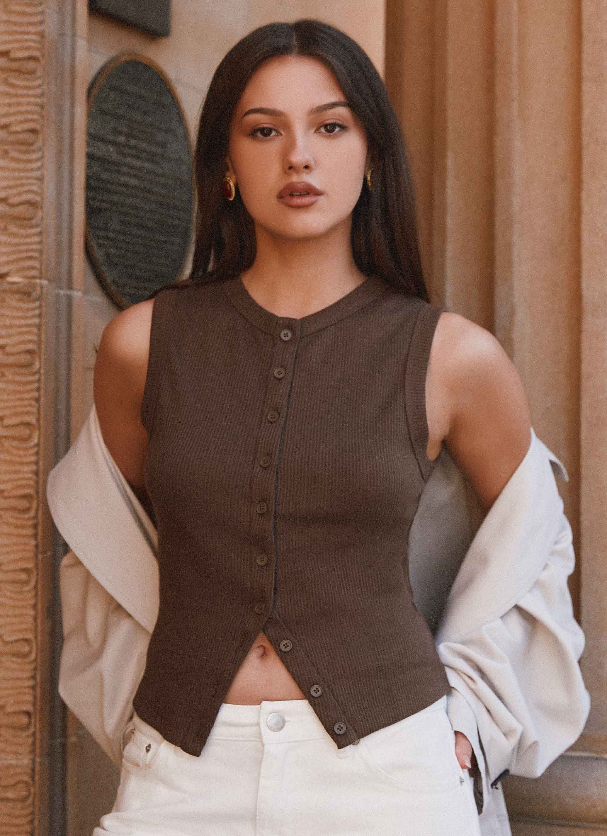 Nolani Ribbed Tank Top – Sleeveless Top with Button Closure