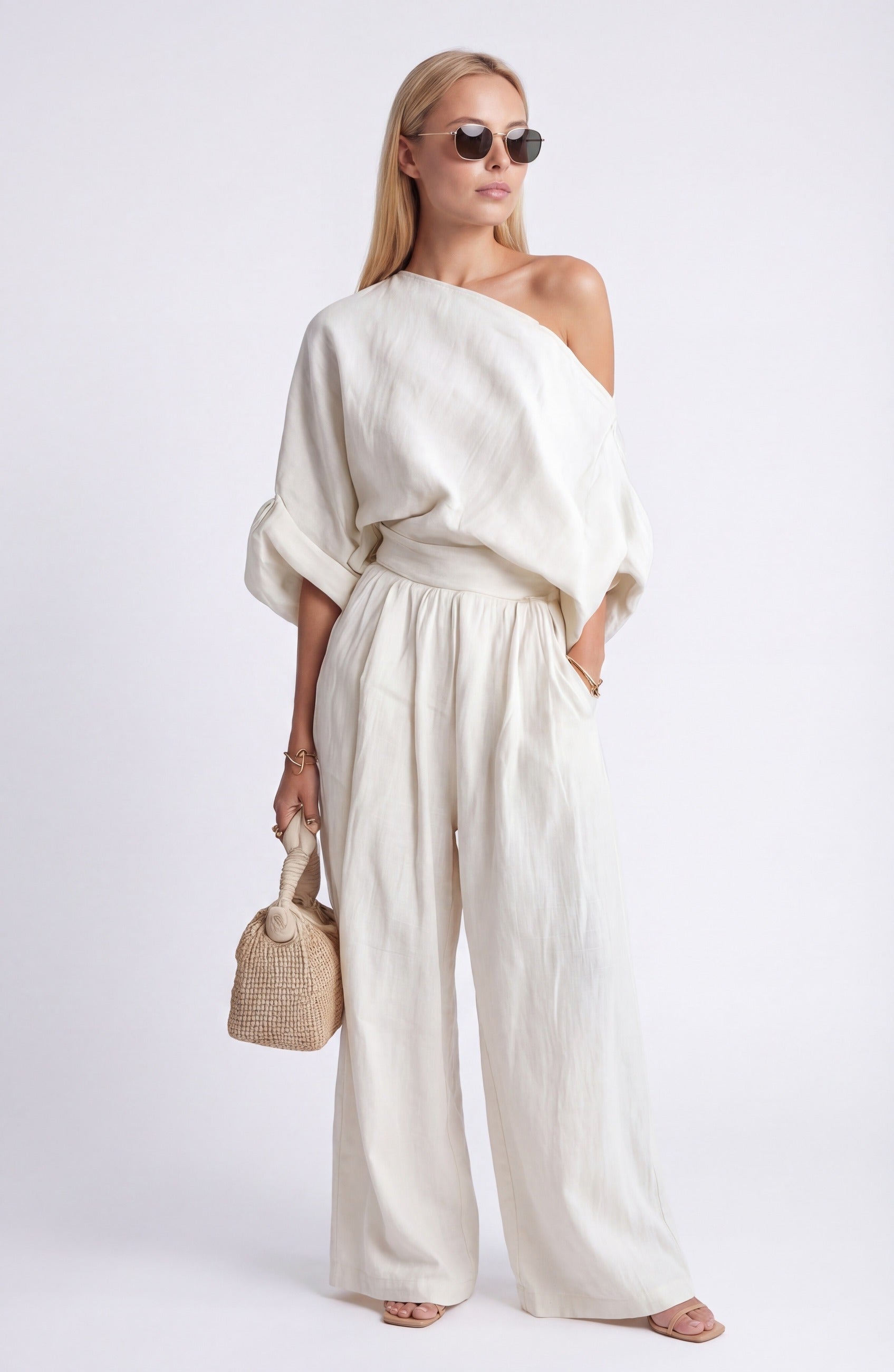 Women’s Two-Piece Set | Elegant White Design | Refined Ensemble