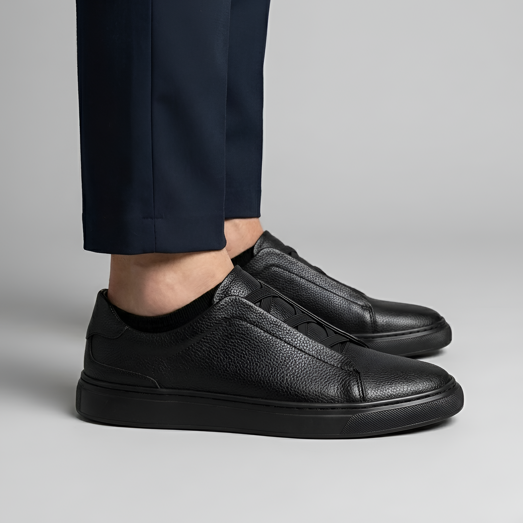 Men's Leather Sneakers with Elastic Laces and Comfortable Sole