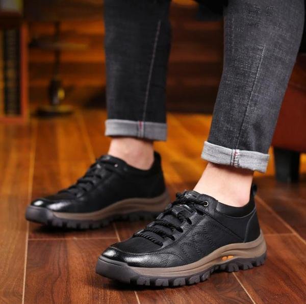 Men's Shoes with Anti-Slip Sole and Regular Fit