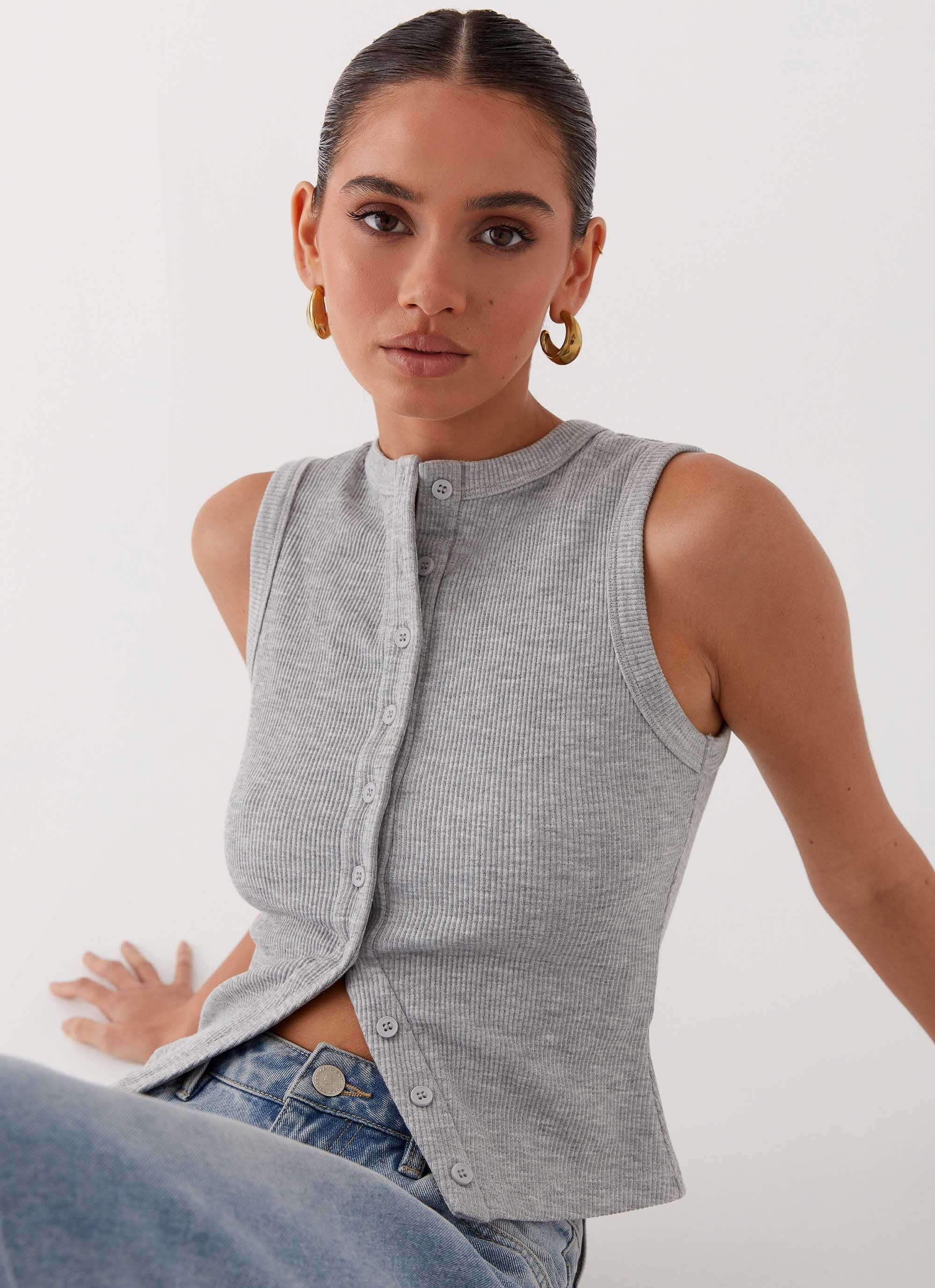 Nolani Ribbed Tank Top – Sleeveless Top with Button Closure