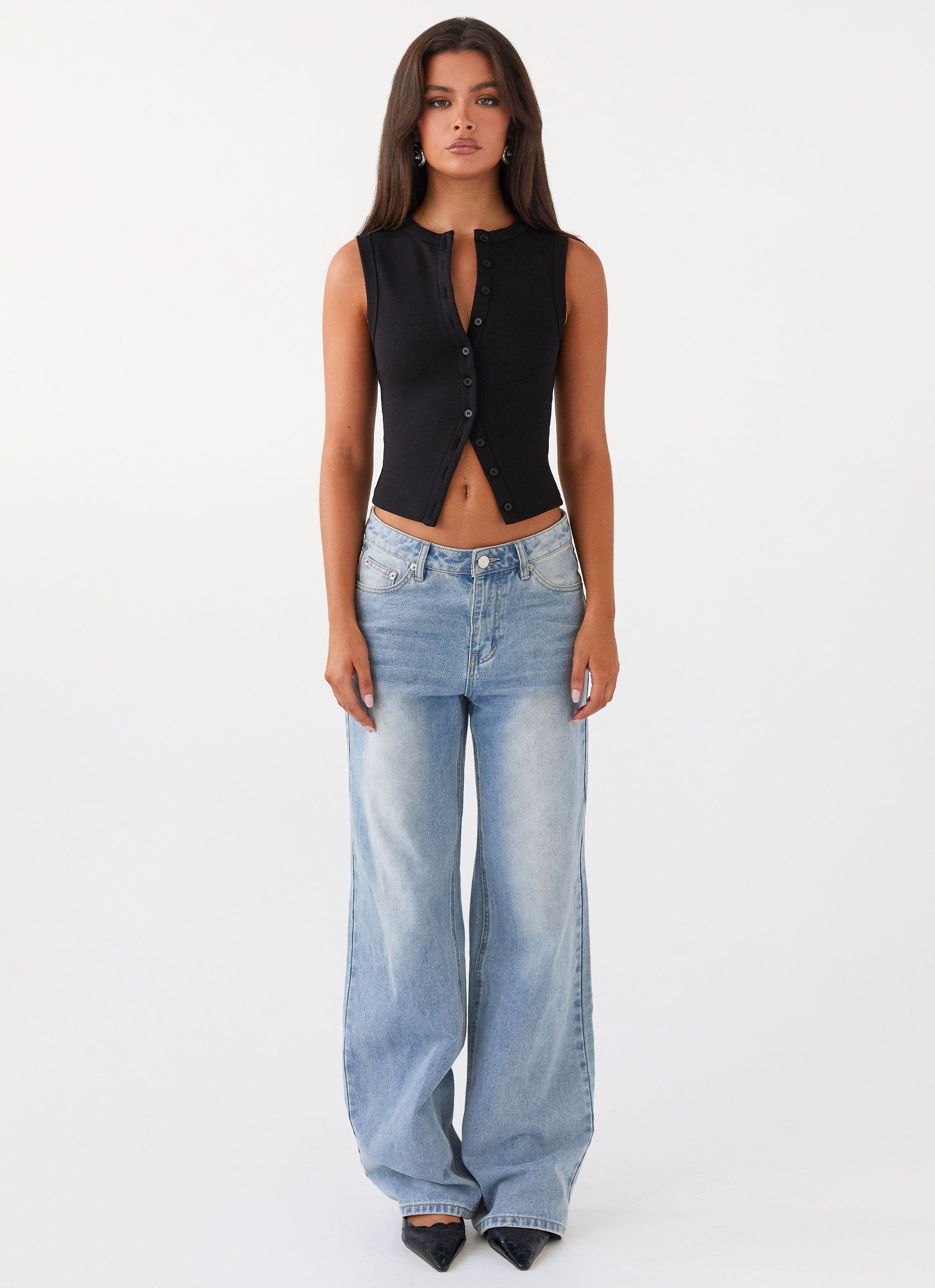 Nolani Ribbed Tank Top – Sleeveless Top with Button Closure