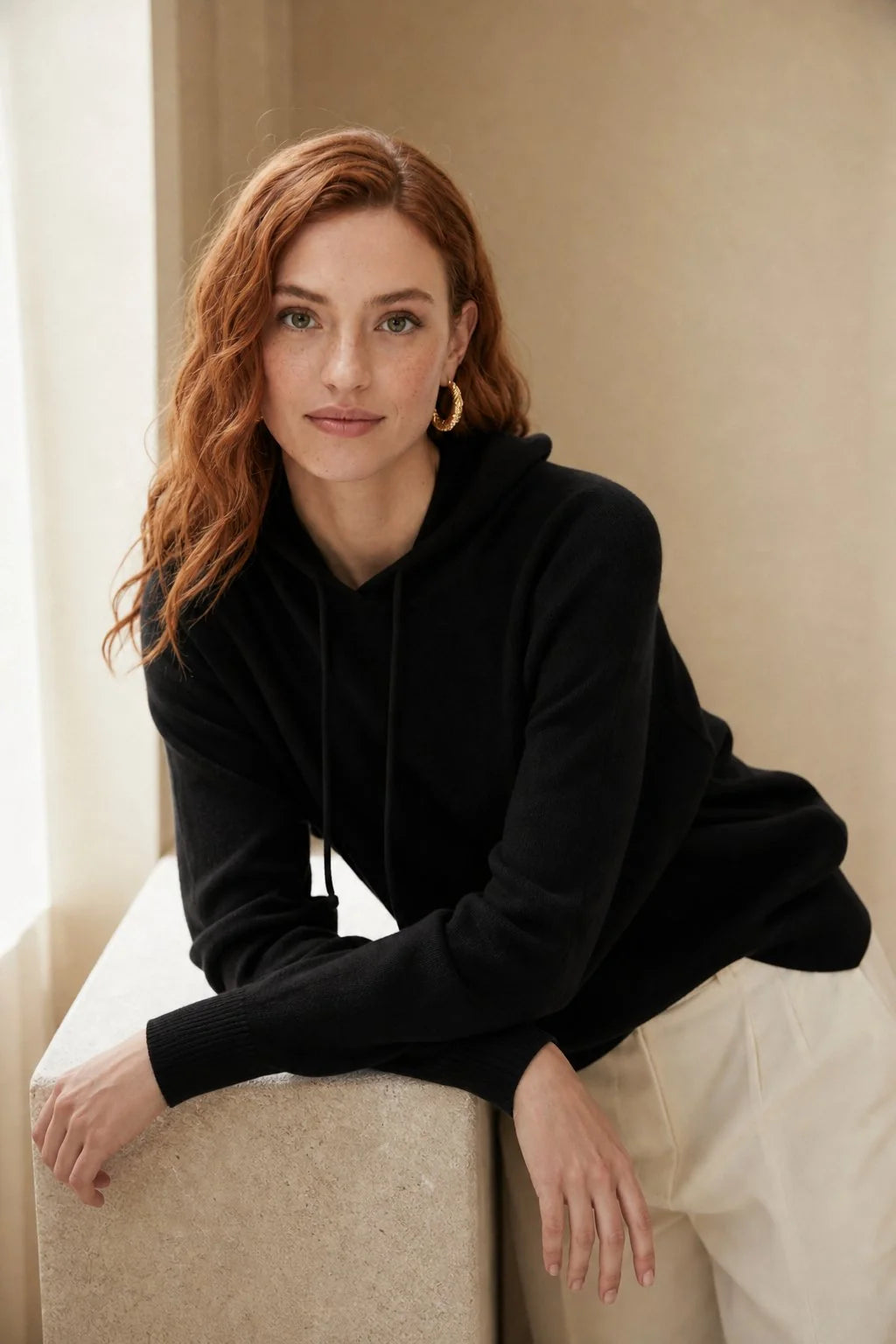 Relaxed Fit Women's Cashmere-Blend Hoodie 9