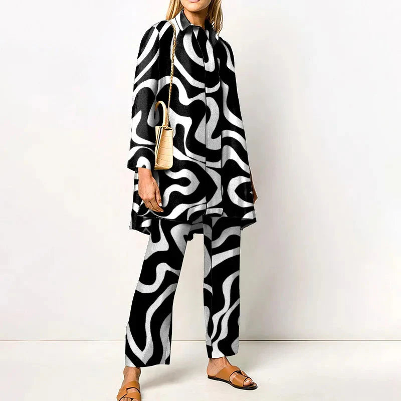 Elegant vintage two-piece set for women – Fashionable blouse and trousers
