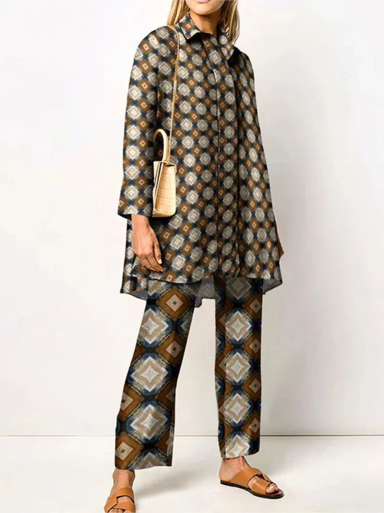 Elegant vintage two-piece set for women – Fashionable blouse and trousers