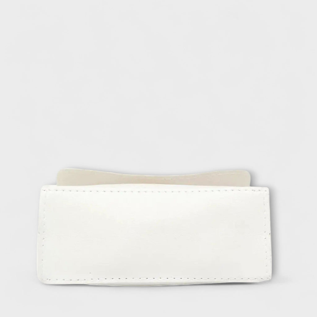 Madeline | Women's Classic Chain Handbag with Elegant Accents