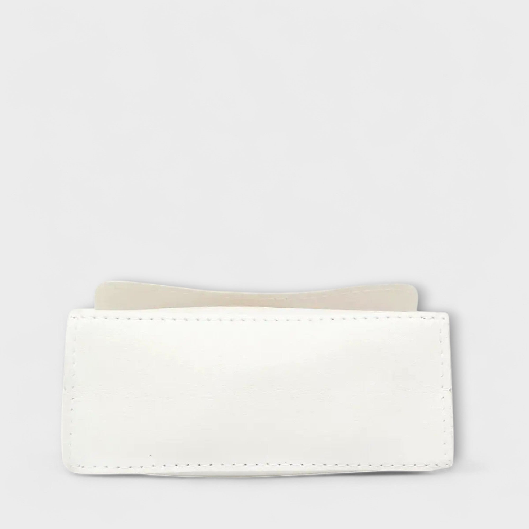 Madeline | Women's Classic Chain Handbag with Elegant Accents