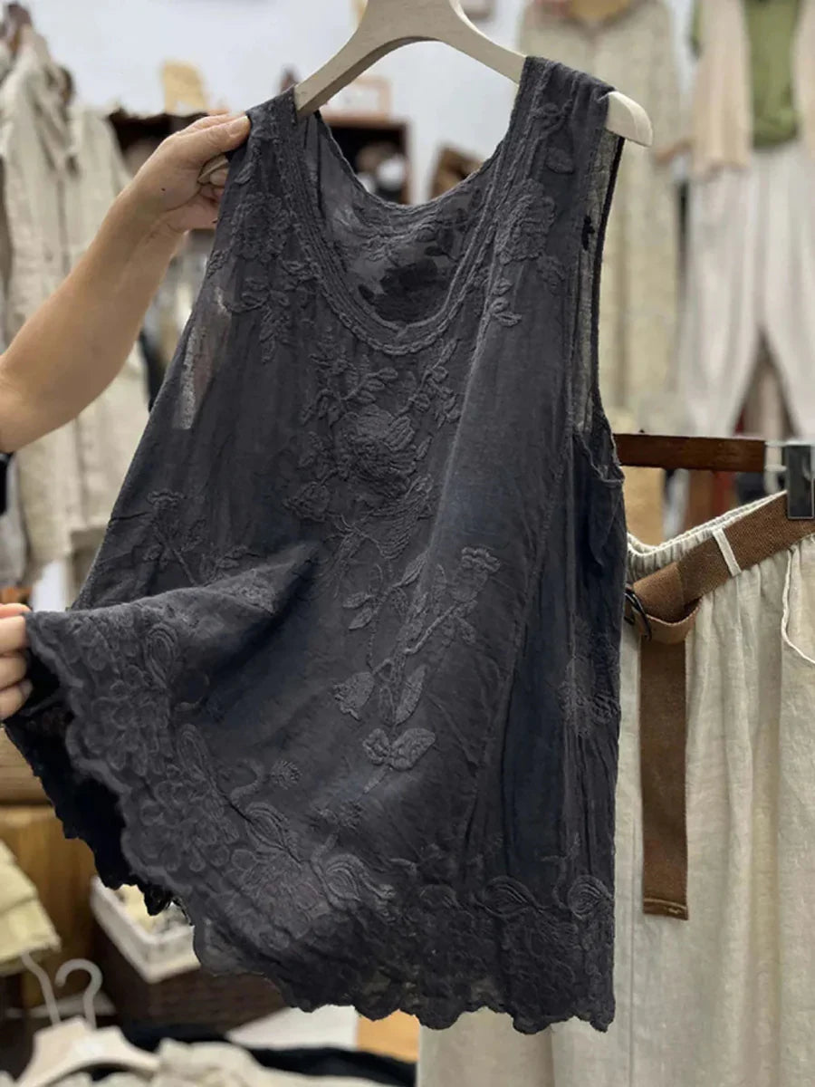White floral embroidered women's tank top featuring a delicate scalloped hem, perfect for a stylish summer look. 3