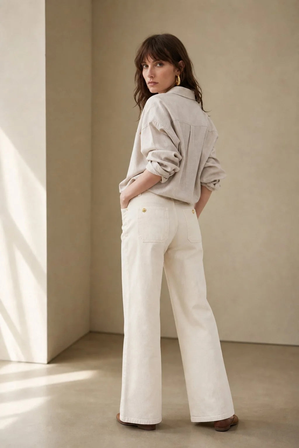 Wide-Leg High-Waist Jeans with Front Pockets for Effortless Style 6
