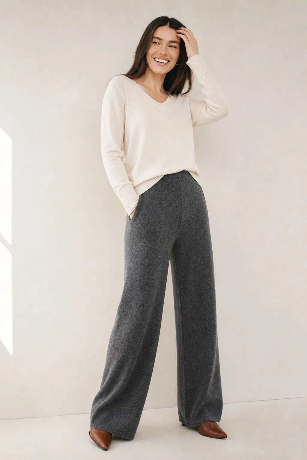 Wide-Leg Merino Wool Sweatpants with Elastic Waist and Pockets 6