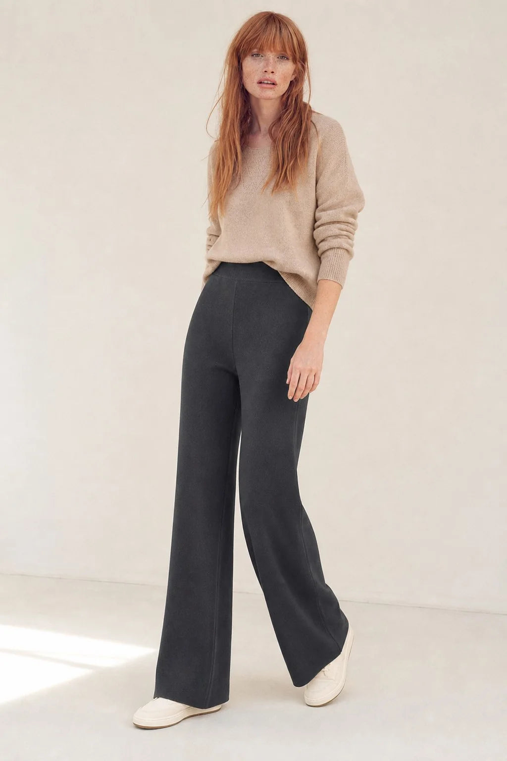 Wide-Leg Merino Wool Sweatpants with Elastic Waist and Pockets 8