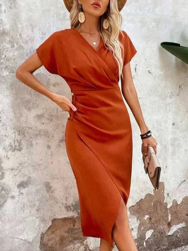 Elegant Women’s Midi Summer Dress – V-Neck Design with Subtle Slit
