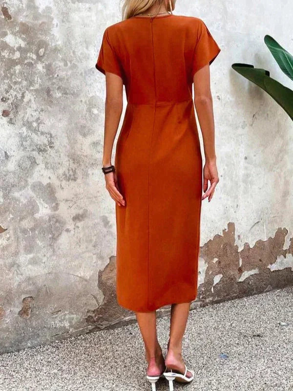 Elegant Women’s Midi Summer Dress – V-Neck Design with Subtle Slit