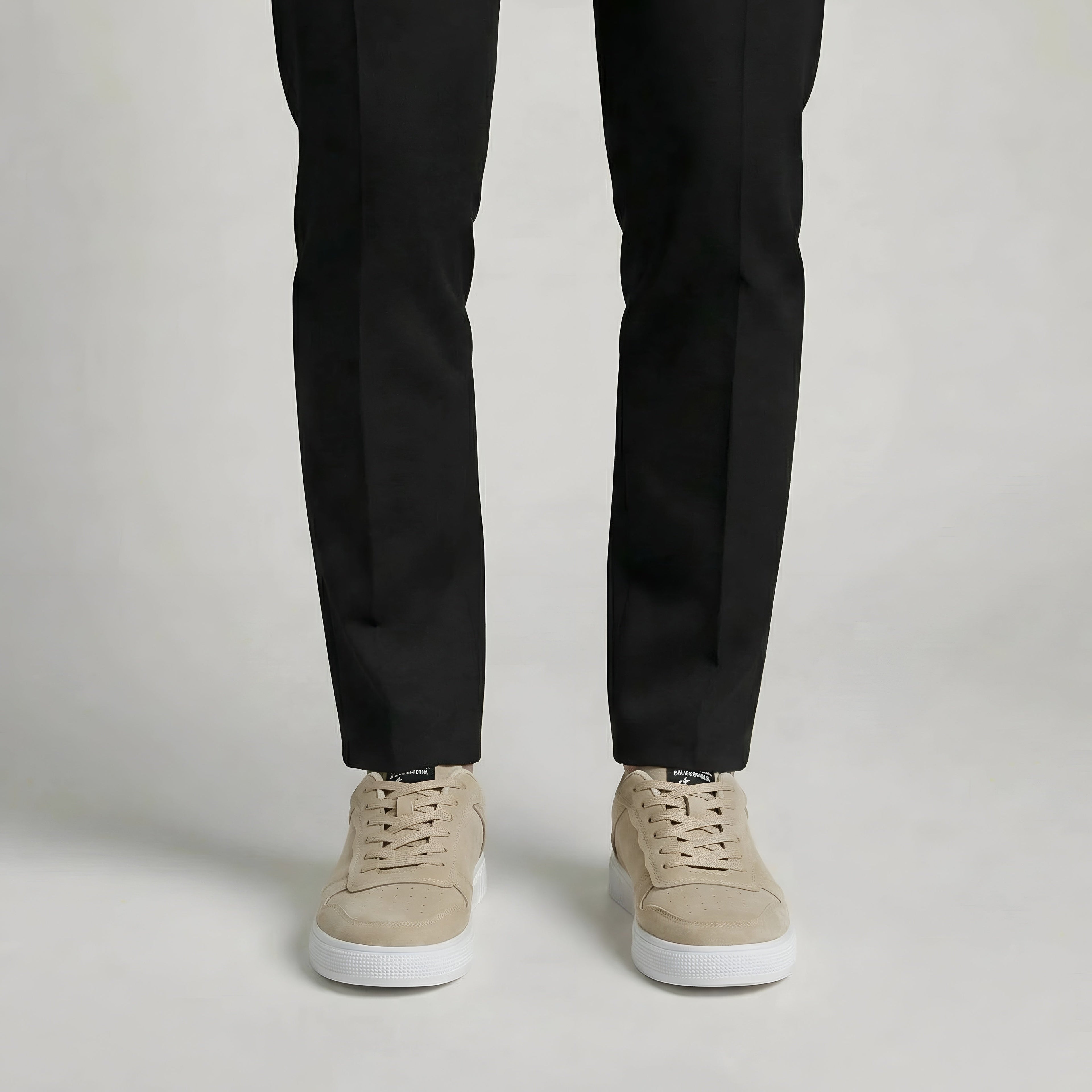 Men's Casual Lace-Up Sneakers with Low-Top Design and Comfortable Everyday Wear