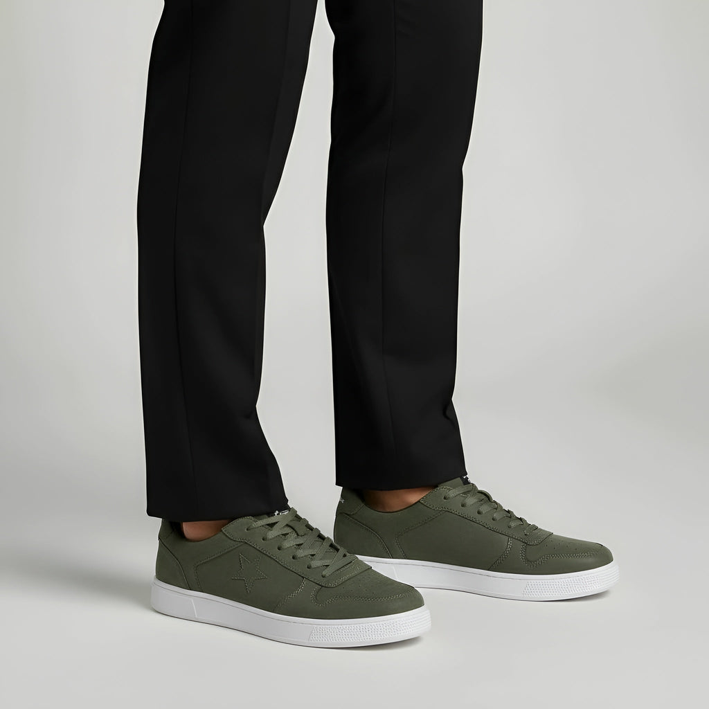 Men's Casual Lace-Up Sneakers with Low-Top Design and Comfortable Everyday Wear