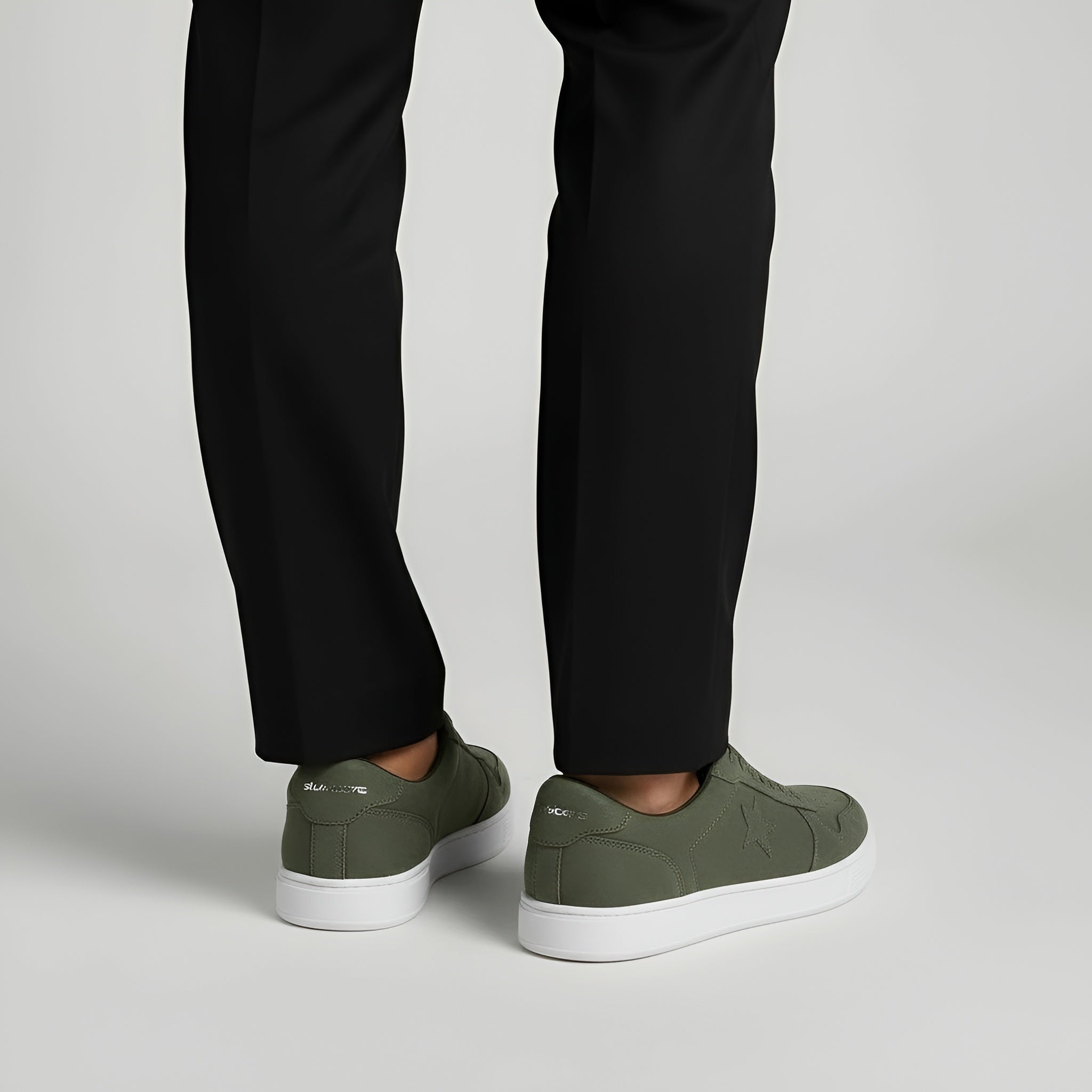 Men's Casual Lace-Up Sneakers with Low-Top Design and Comfortable Everyday Wear