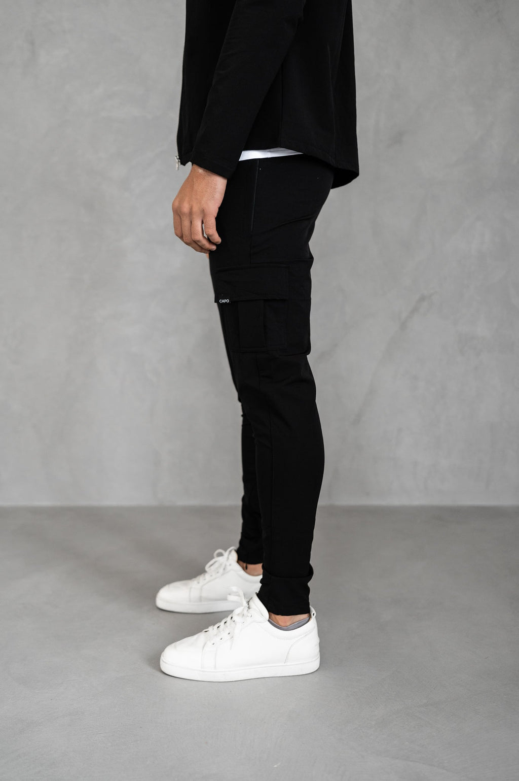 Men's Slim-Fit Cargo Pants with Side Pockets and Elastic Waistband