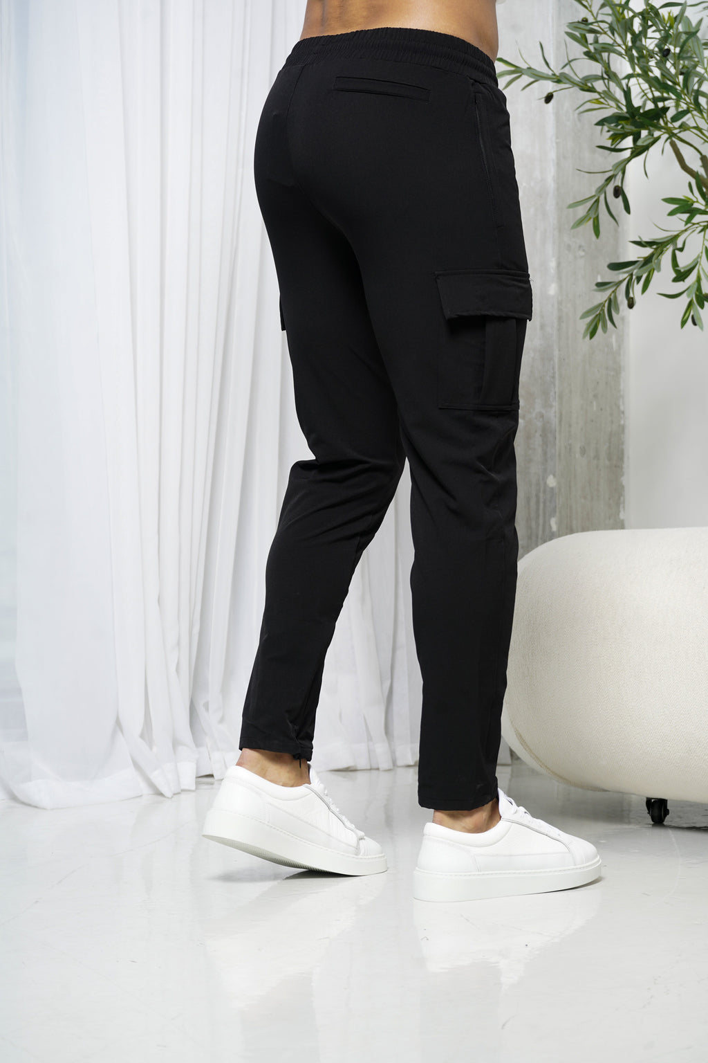 Men's Slim-Fit Cargo Pants with Side Pockets and Elastic Waistband