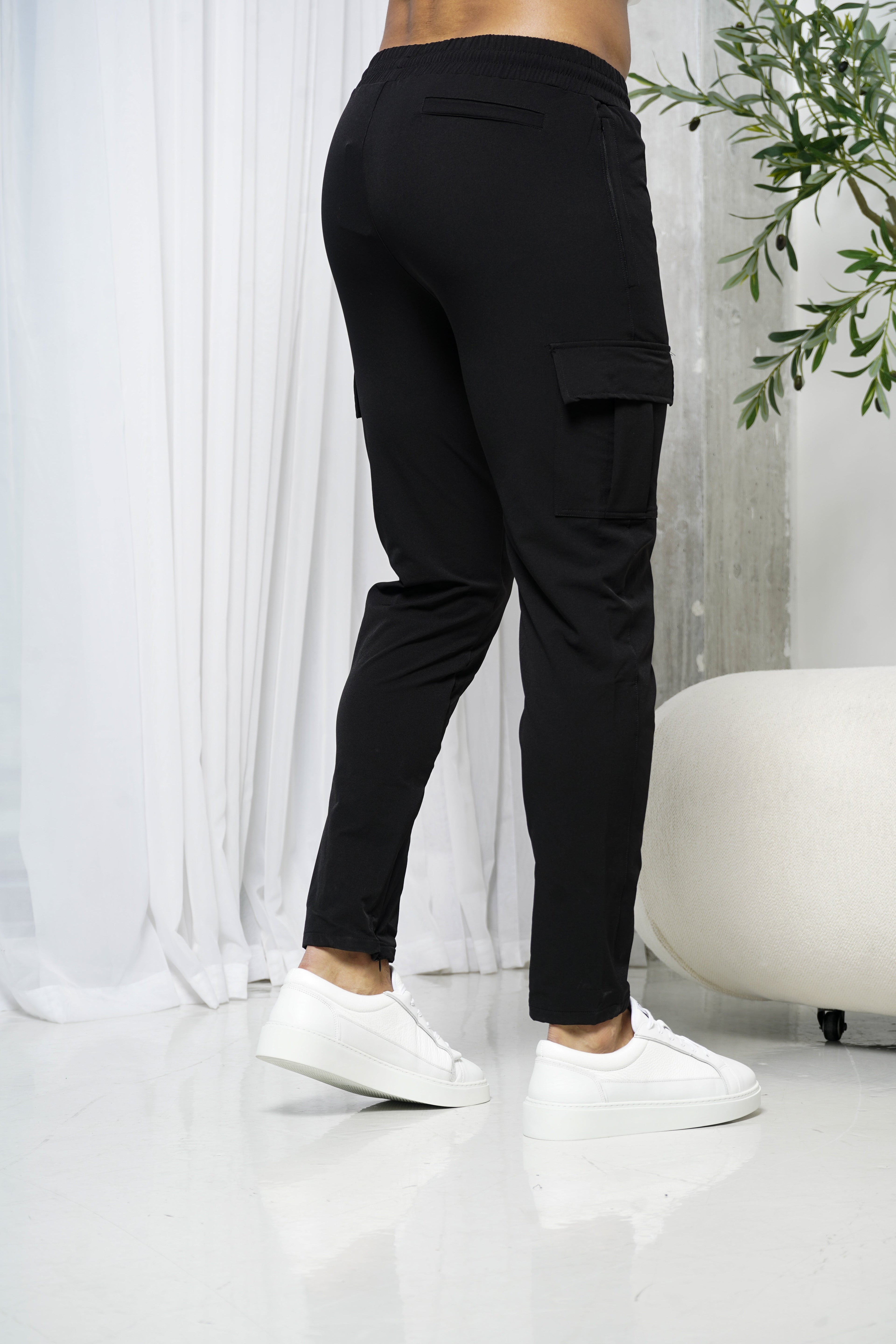 Men's Slim-Fit Cargo Pants with Side Pockets and Elastic Waistband