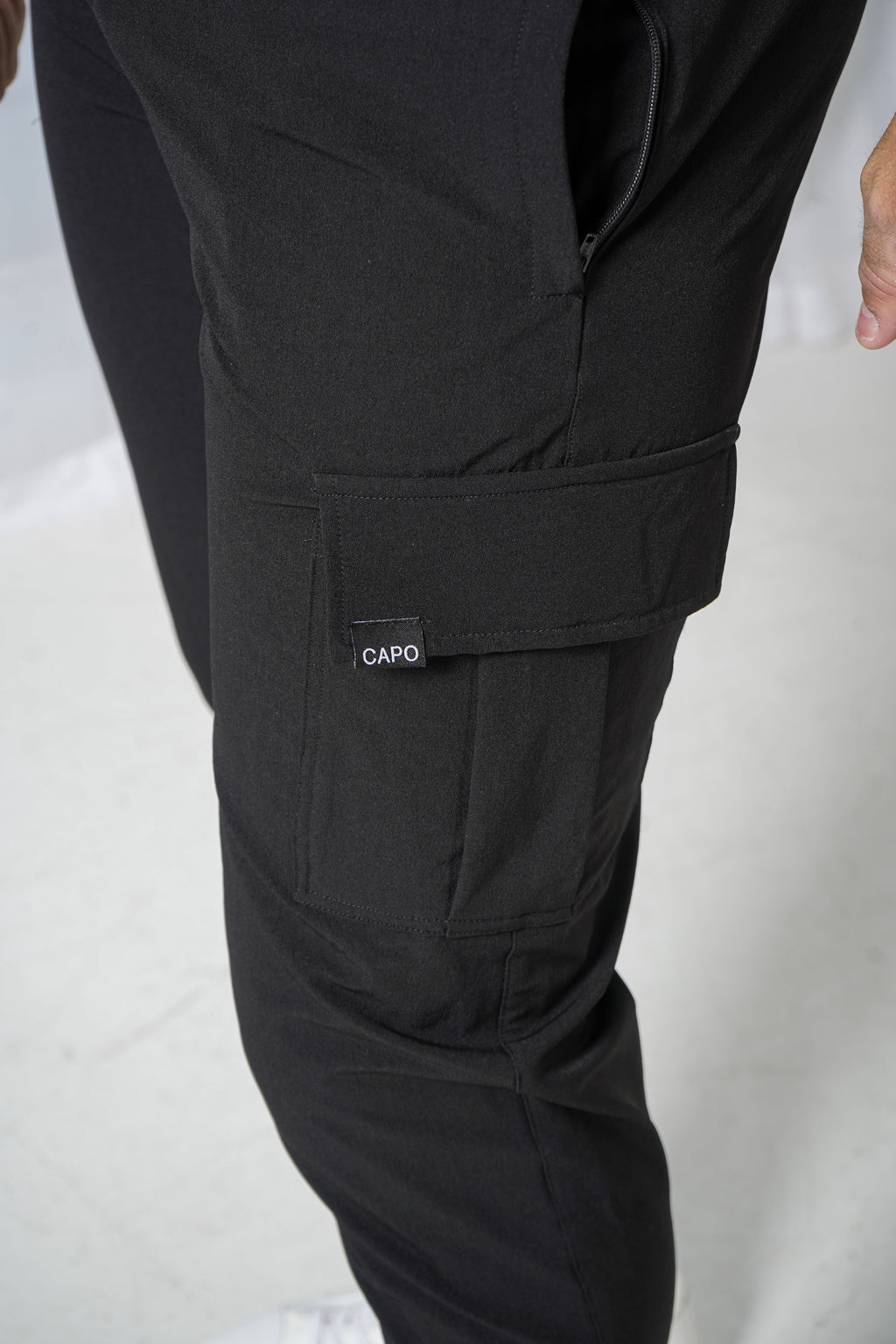 Men's Slim-Fit Cargo Pants with Side Pockets and Elastic Waistband