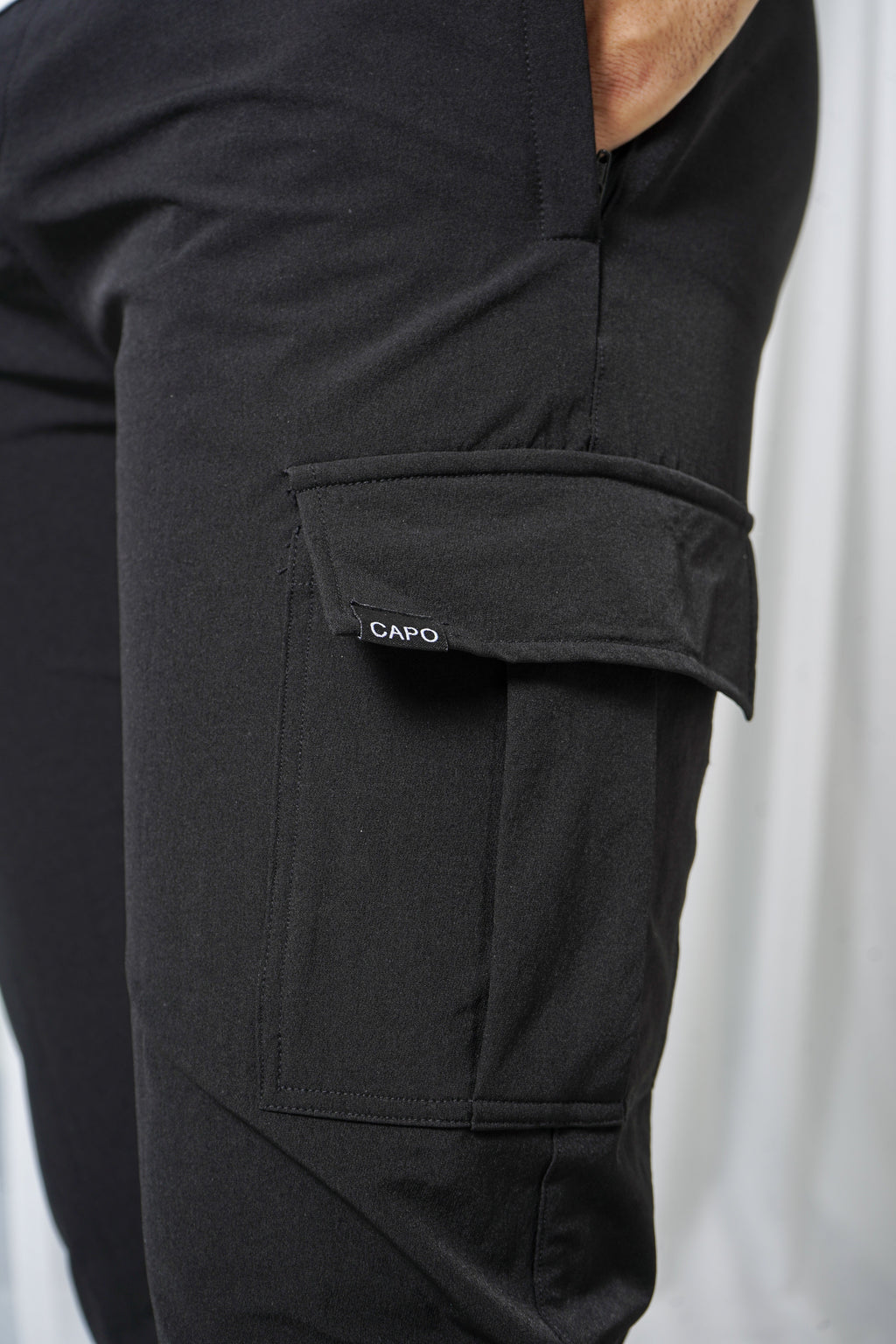 Men's Slim-Fit Cargo Pants with Side Pockets and Elastic Waistband