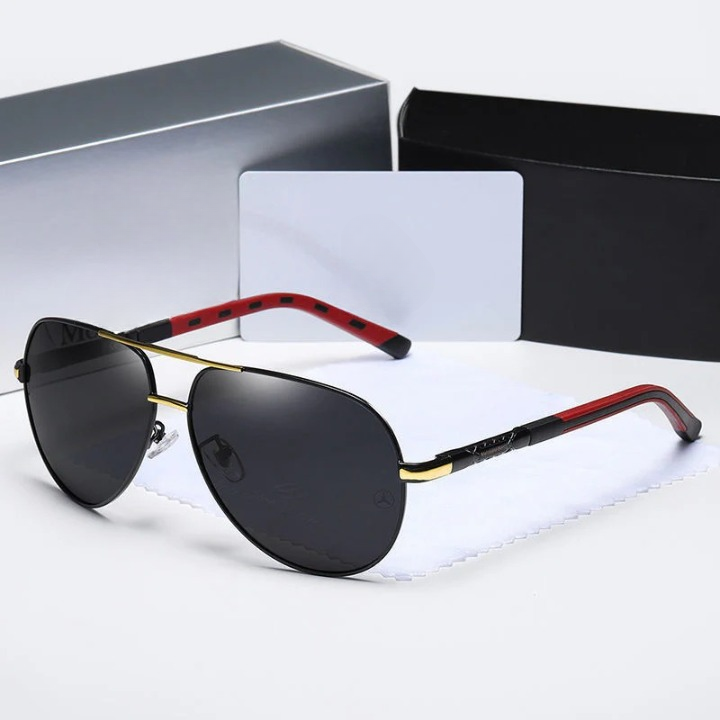 Men's Polarized Aviator Sunglasses with UV400 Protection