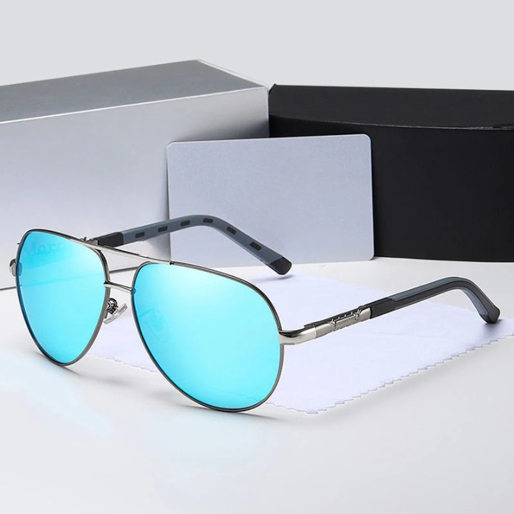 Men's Polarized Aviator Sunglasses with UV400 Protection