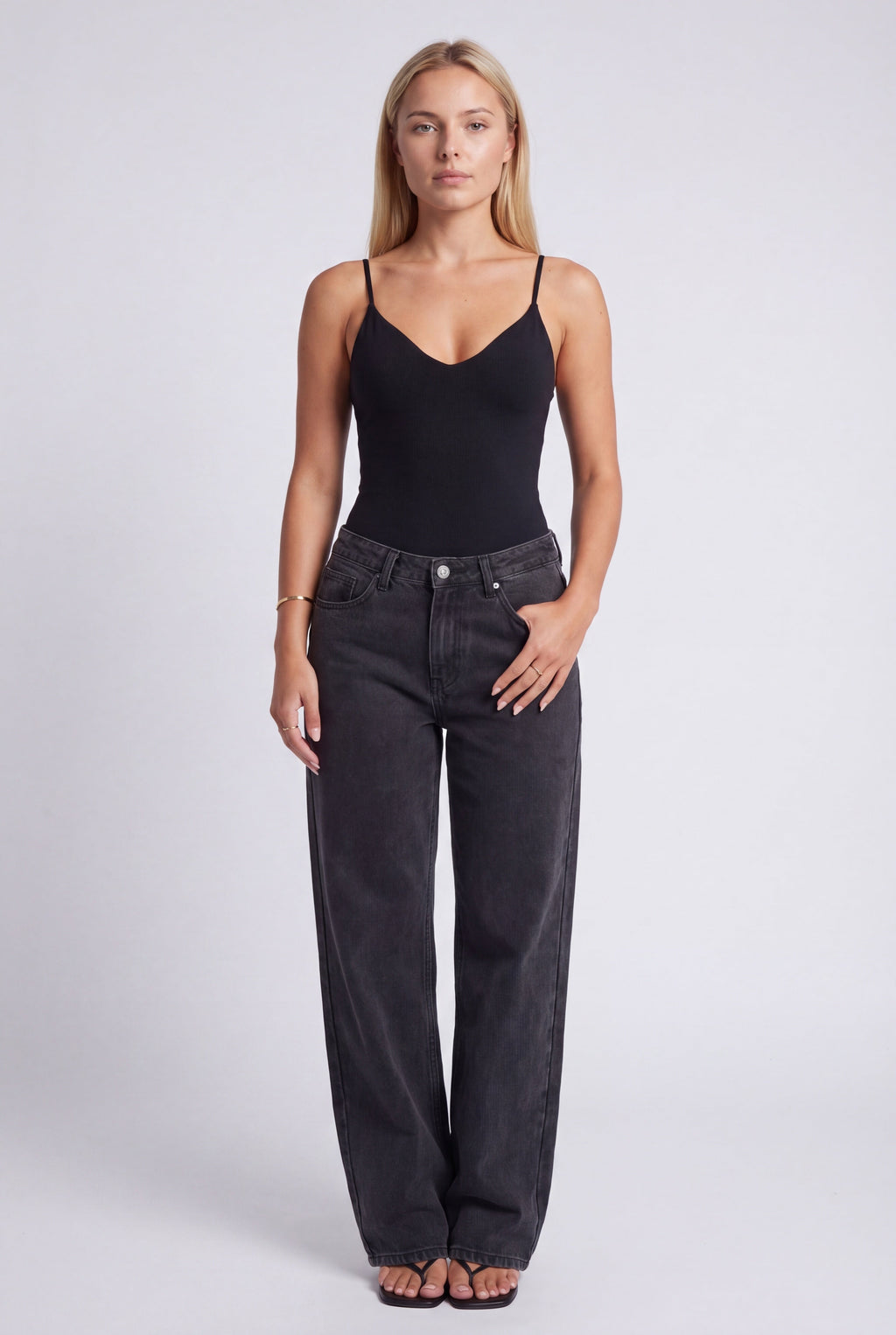 Women’s Top | Fitted | V-Neck | Molded Cups